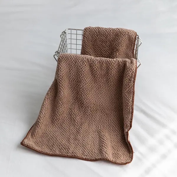 Волнистое полотенце с лентами фиолетовое Tidy, 35х75см